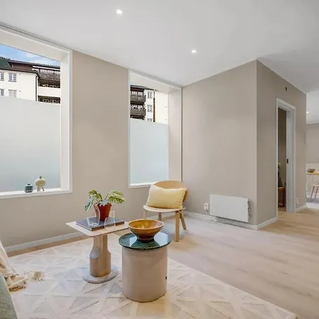 아파트 Beautiful 3 Centrally Located In Sandviken