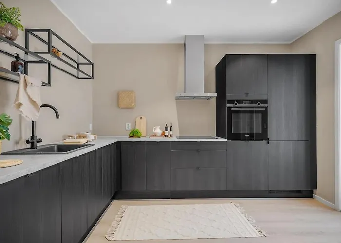 Apartamento Beautiful 3 Centrally Located In Sandviken *